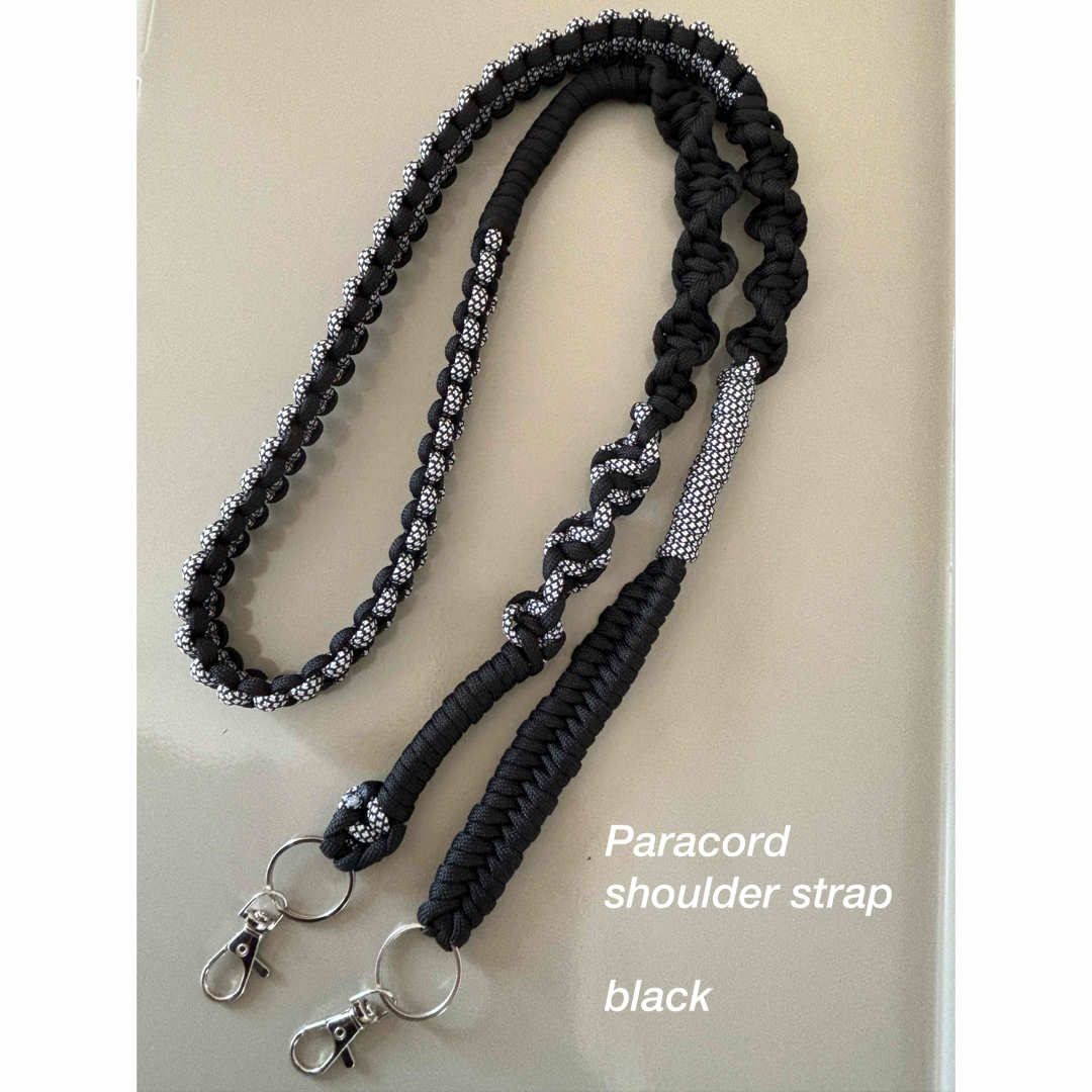 パラコード　スマホストラップ　Paracord shoulder strap ハンドメイドのスマホケース/アクセサリー(スマホストラップ/チャーム)の商品写真