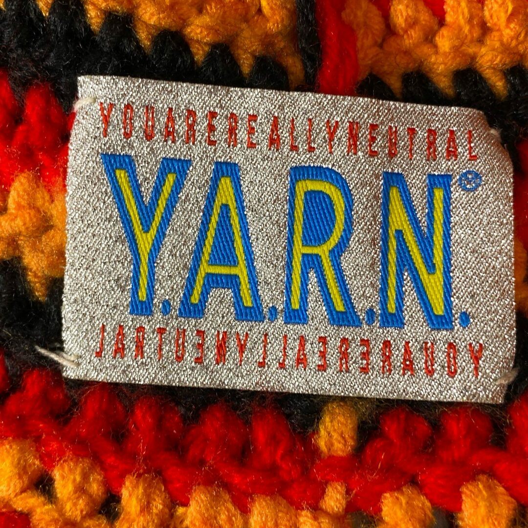 4e14 Y.A.R.N ヤーン ニット素材 バケットハット 3Dクロス刺繍 帽子 ヘッドウェア  レッド オレンジ ブラック メンズの帽子(ハット)の商品写真