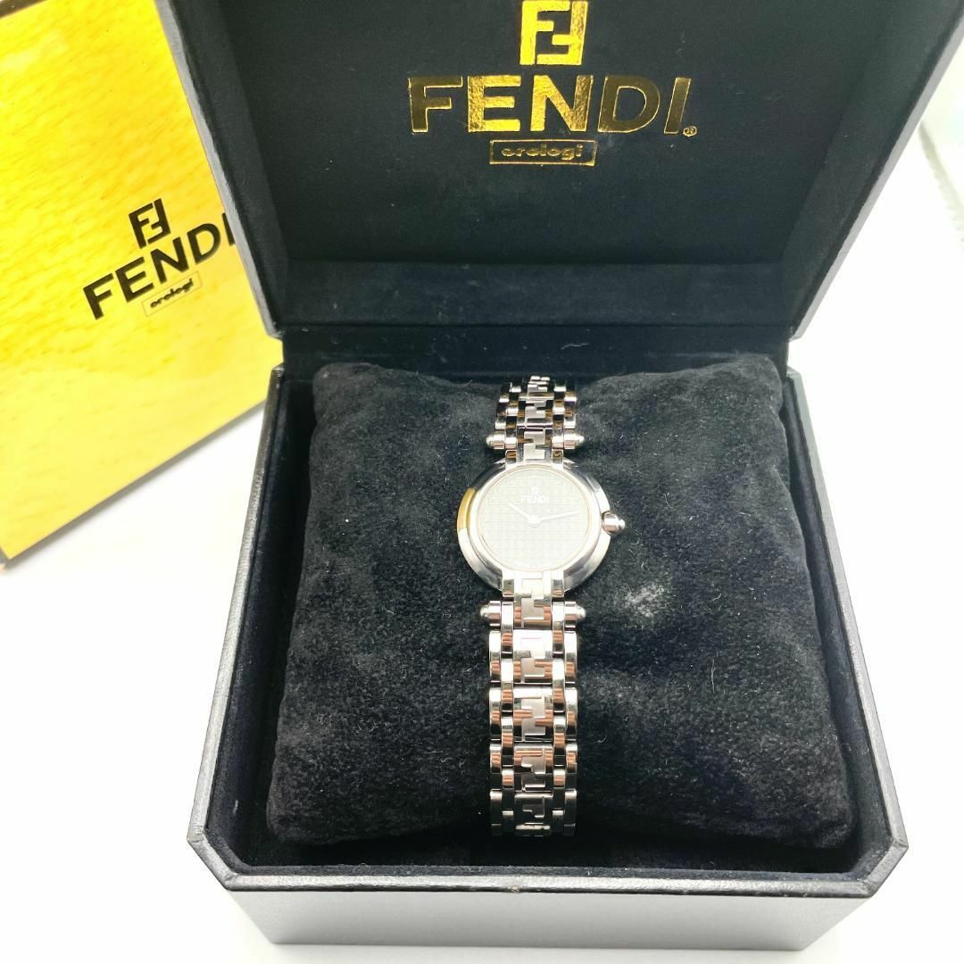 FENDI(フェンディ)の極美品■稼働 磨き フェンディ オロロジ 12P ズッカ レディース サファイア レディースのファッション小物(腕時計)の商品写真