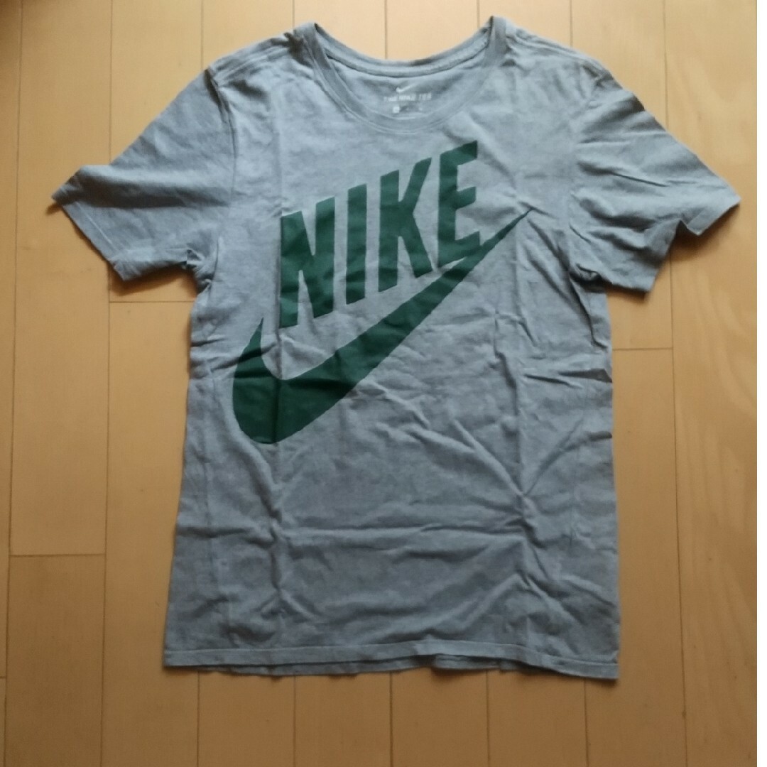 NIKE(ナイキ)のNIKE Tシャツ S メンズのトップス(Tシャツ/カットソー(半袖/袖なし))の商品写真