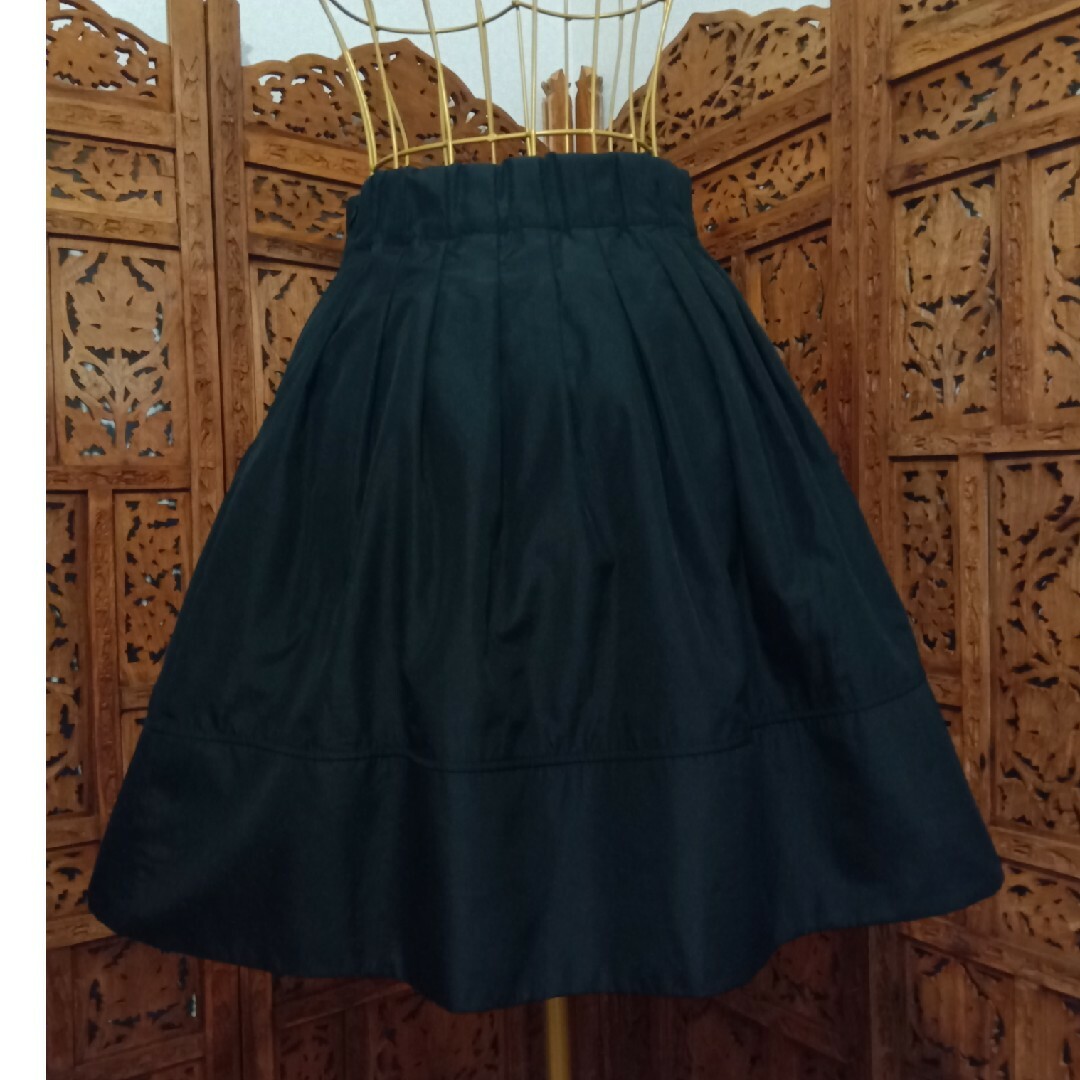 韓国　Bee.honey  タフタスカート レディースのスカート(ひざ丈スカート)の商品写真