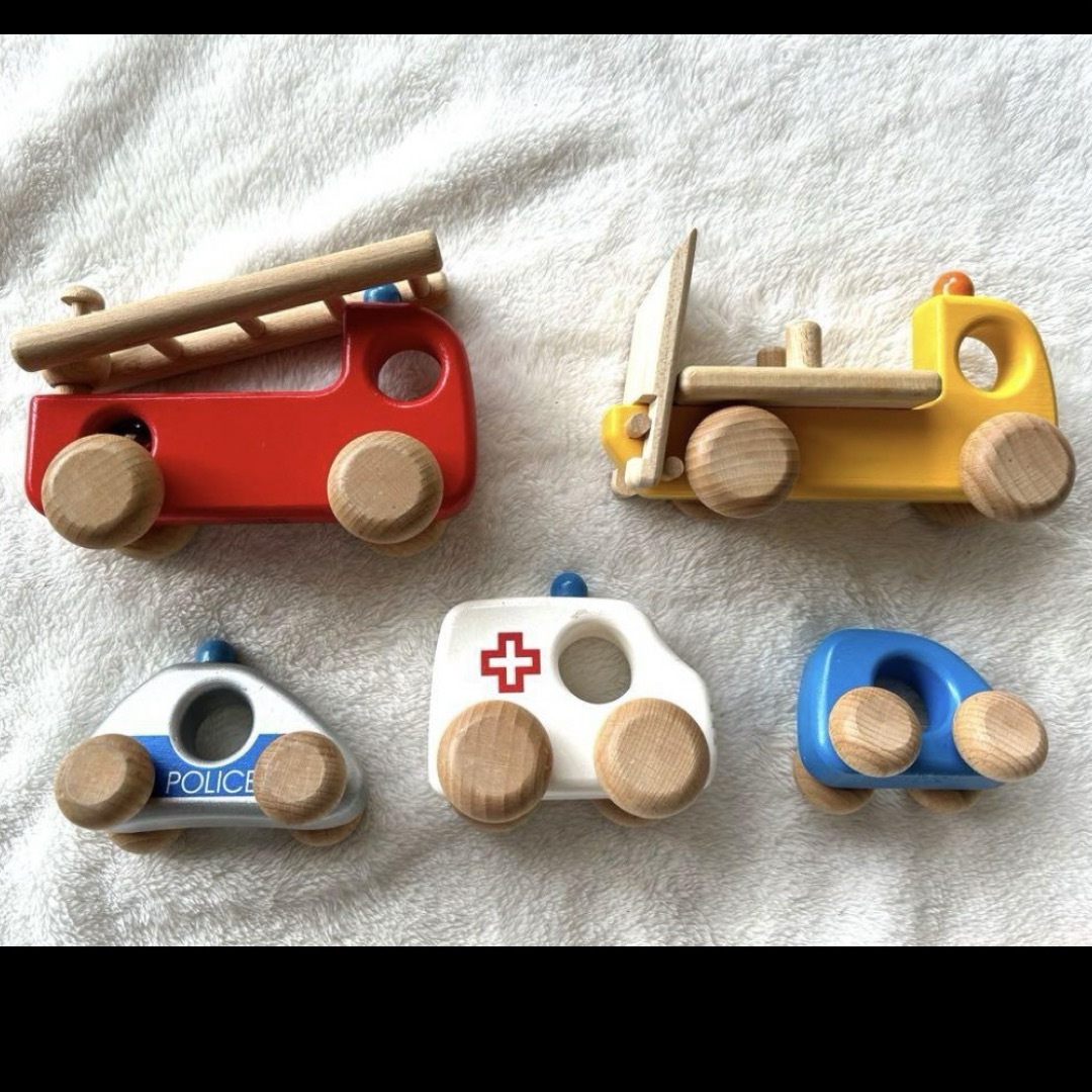 BorneLund(ボーネルンド)のボーネルンド　木製　車セット　知育玩具　BRIO好きな方 キッズ/ベビー/マタニティのおもちゃ(電車のおもちゃ/車)の商品写真