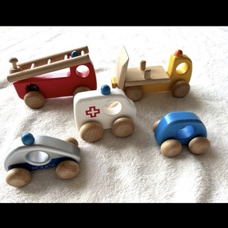 ボーネルンド(BorneLund)のボーネルンド　木製　車セット　知育玩具　BRIO好きな方(電車のおもちゃ/車)