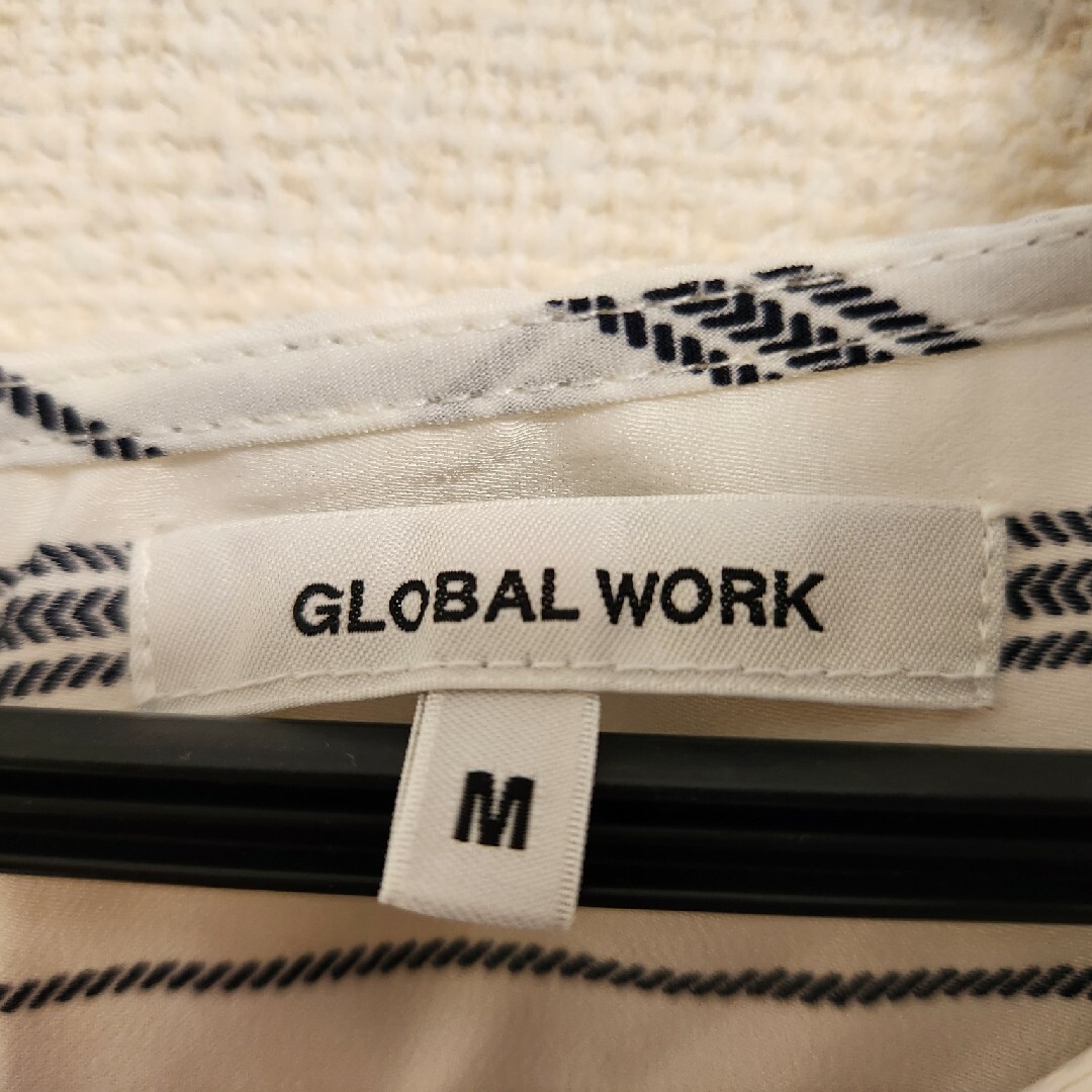 GLOBAL WORK(グローバルワーク)のGLOBAL WORK グローバルワーク トップス ブラウス　白紺 レディースのトップス(シャツ/ブラウス(半袖/袖なし))の商品写真