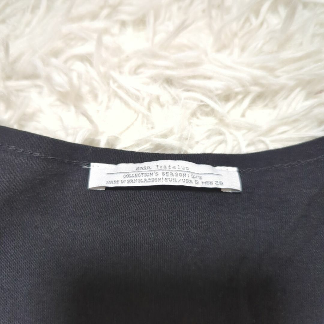 a day in the life(アデイインザライフ)の【訳ありアウトレット】ZARA  Trafaluc シャツ S 黒　 ✓3301 レディースのトップス(Tシャツ(半袖/袖なし))の商品写真