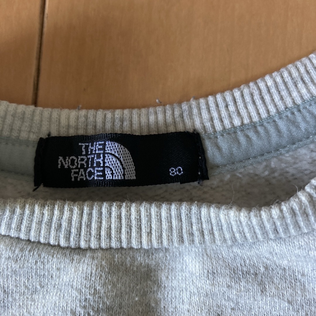 THE NORTH FACE(ザノースフェイス)の80センチノースフェイストレーナー キッズ/ベビー/マタニティのベビー服(~85cm)(トレーナー)の商品写真