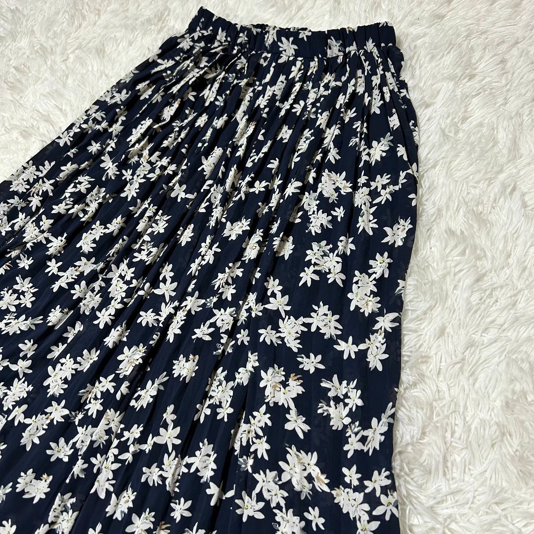 【超美品】 ロングスカート M ネイビー 花柄デザイン ✓3247 レディースのスカート(ロングスカート)の商品写真