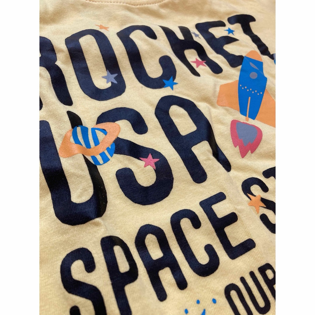 ♪新品♪ 半袖Tシャツ　100 イエロー　ロケット　綿100% ロゴ　乗り物 キッズ/ベビー/マタニティのキッズ服男の子用(90cm~)(Tシャツ/カットソー)の商品写真