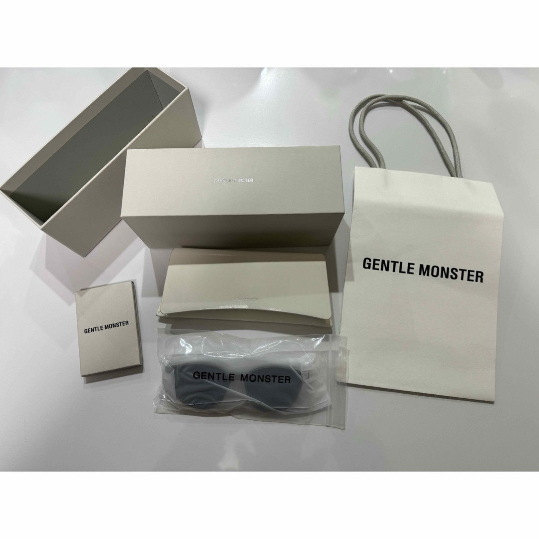 ジェントルモンスター   オボン   GENTLE MONSTER　OB レディースのファッション小物(サングラス/メガネ)の商品写真