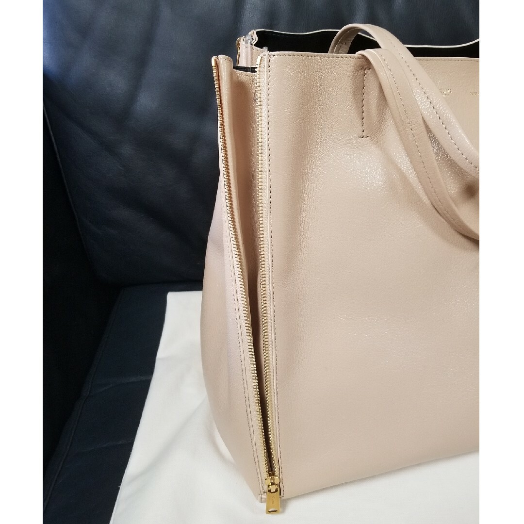 celine(セリーヌ)の【値札付き新品未使用】CELINE トートバッグ カバ ベージュ レザー レディースのバッグ(トートバッグ)の商品写真