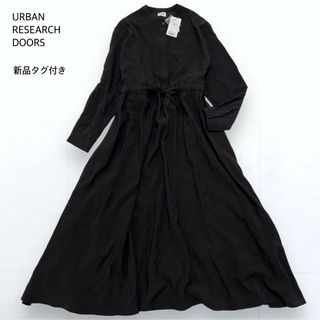 URBAN RESEARCH DOORS - 新品＊アーバンリサーチドアーズ ギャザー ドロスト バンドカラー ワンピース 黒