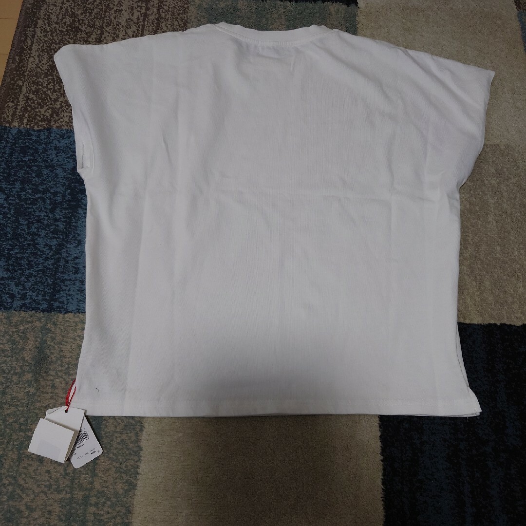 新品　インザマーケット　カットソー　ホワイト レディースのトップス(カットソー(半袖/袖なし))の商品写真