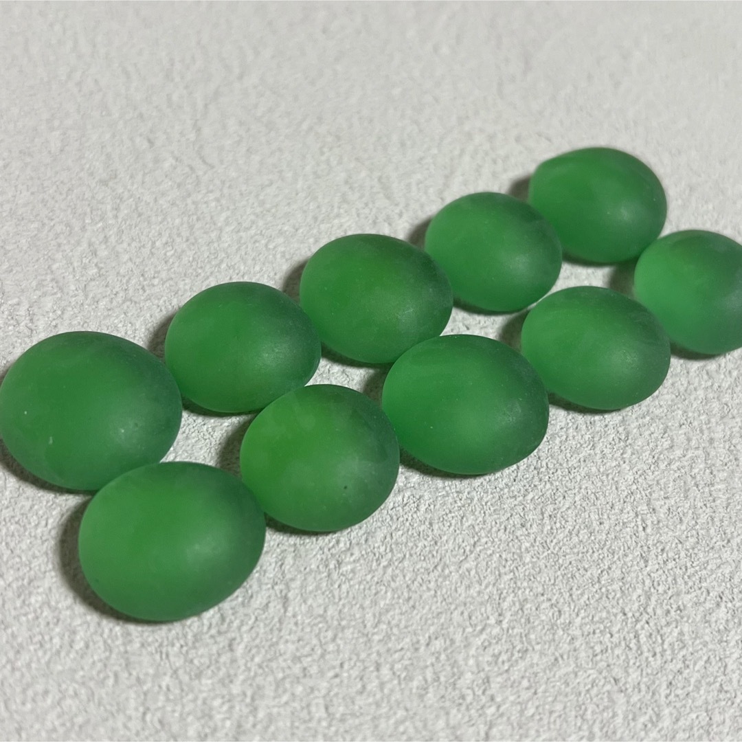 ハンドメイド  各種パーツ  フロスト  ガラス玉 10個   グリーン 緑  ハンドメイドの素材/材料(各種パーツ)の商品写真