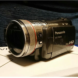 パナソニック(Panasonic)のPanasonic HDC-TM350 バッテリー4個付き(ビデオカメラ)