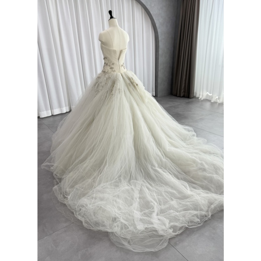 ヴェラウォン VERA WANG BRIDE Louisa ルイーザ プリンセスライン アイボリー 白 ファーストオーナー チュール レディースのフォーマル/ドレス(ウェディングドレス)の商品写真