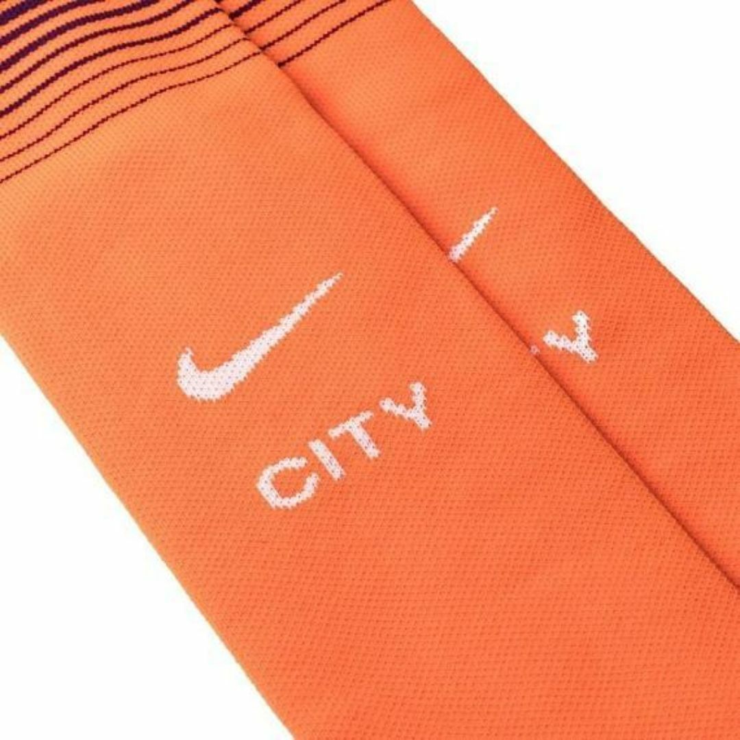 NIKE(ナイキ)の★送料無料★UK直輸入★ナイキ★マンチェスター・シティ ストッキング★橙紫/L★ スポーツ/アウトドアのサッカー/フットサル(ウェア)の商品写真