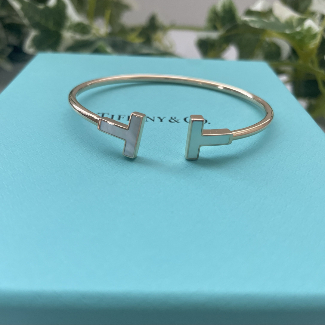 Tiffany & Co.(ティファニー)のティファニー　ワイヤー ブレスレット イエローゴールド　マザーオブパール レディースのアクセサリー(ブレスレット/バングル)の商品写真