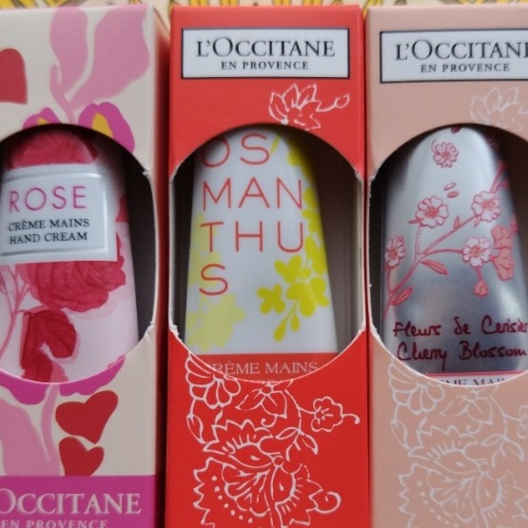 L'OCCITANE(ロクシタン)の【箱入り】ロクシタンハンドクリームミニチェリーブロッサム&オスマンサス&ローズ コスメ/美容のボディケア(ハンドクリーム)の商品写真