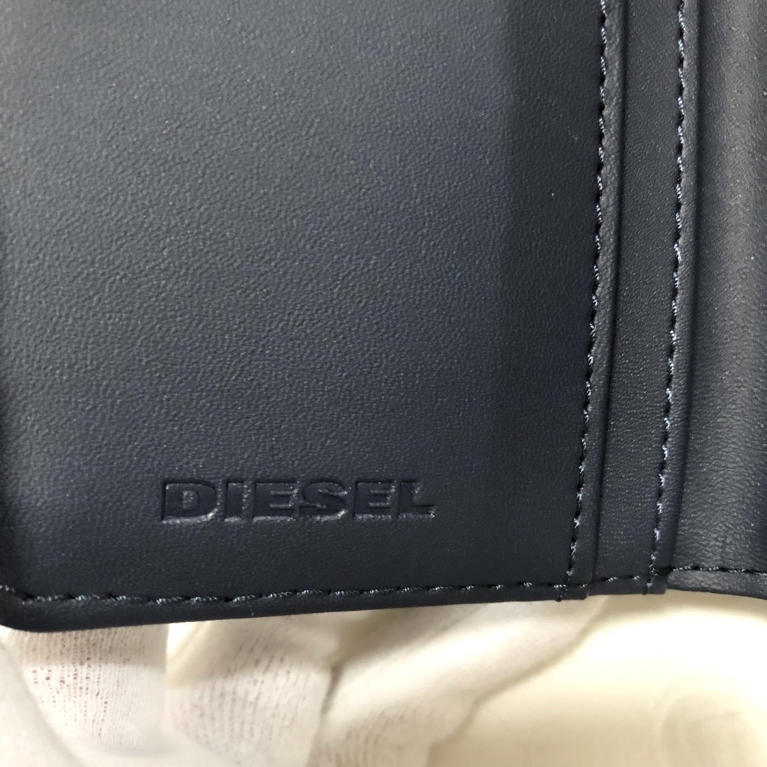 DIESEL(ディーゼル)の【極美品】DIESEL　二つ折り財布　デニム　ラウンドファスナー　ロゴプレート メンズのファッション小物(折り財布)の商品写真