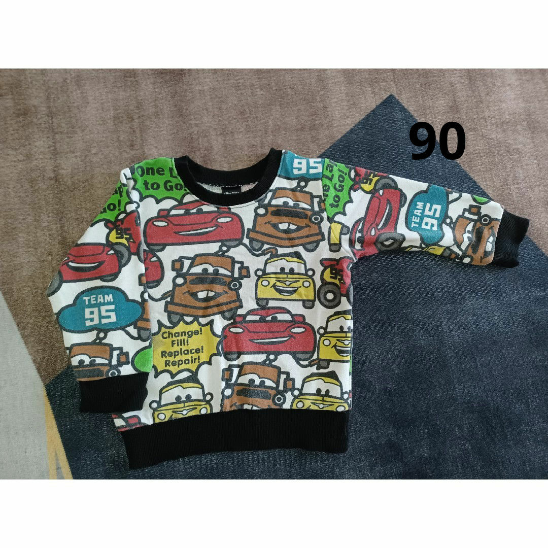 西松屋(ニシマツヤ)のカーズ 長袖トレーナー キッズ/ベビー/マタニティのキッズ服男の子用(90cm~)(Tシャツ/カットソー)の商品写真