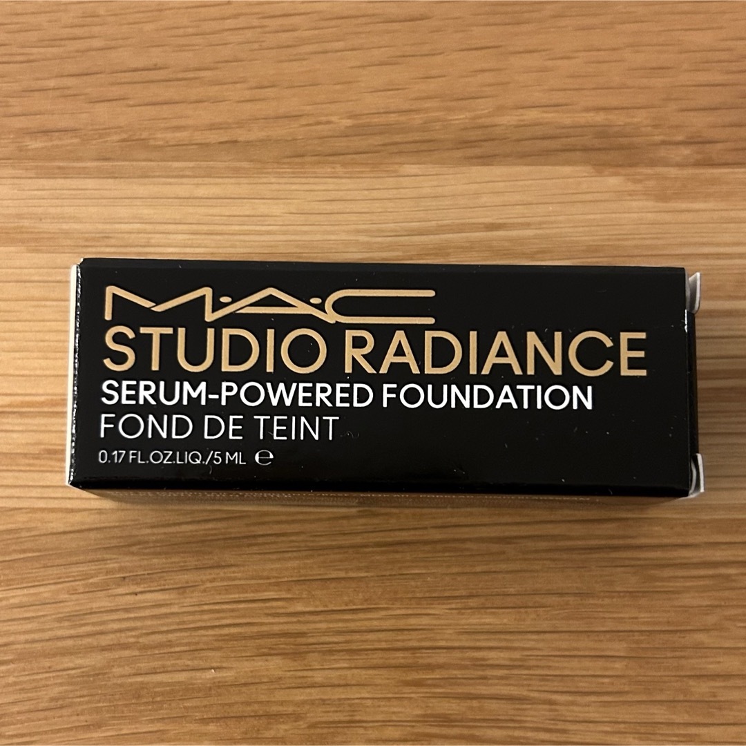 MAC(マック)のM·A·C   スタジオラディアンスセラムファンデ＆クレンジングオイル サンプル コスメ/美容のベースメイク/化粧品(ファンデーション)の商品写真