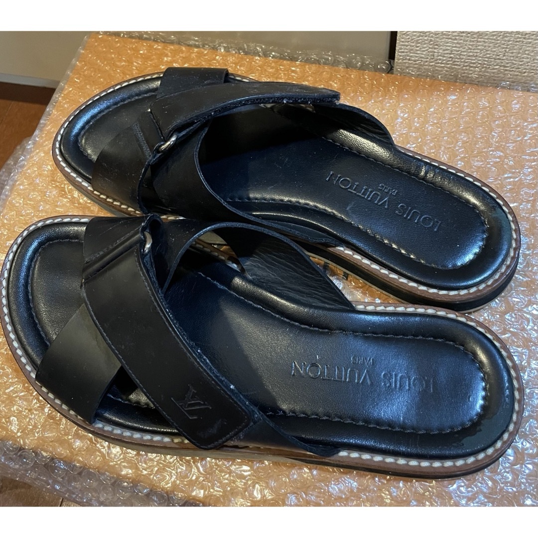 LOUIS VUITTON(ルイヴィトン)のルイヴィトン サンダル 靴 黒メンズ 7 メンズの靴/シューズ(サンダル)の商品写真