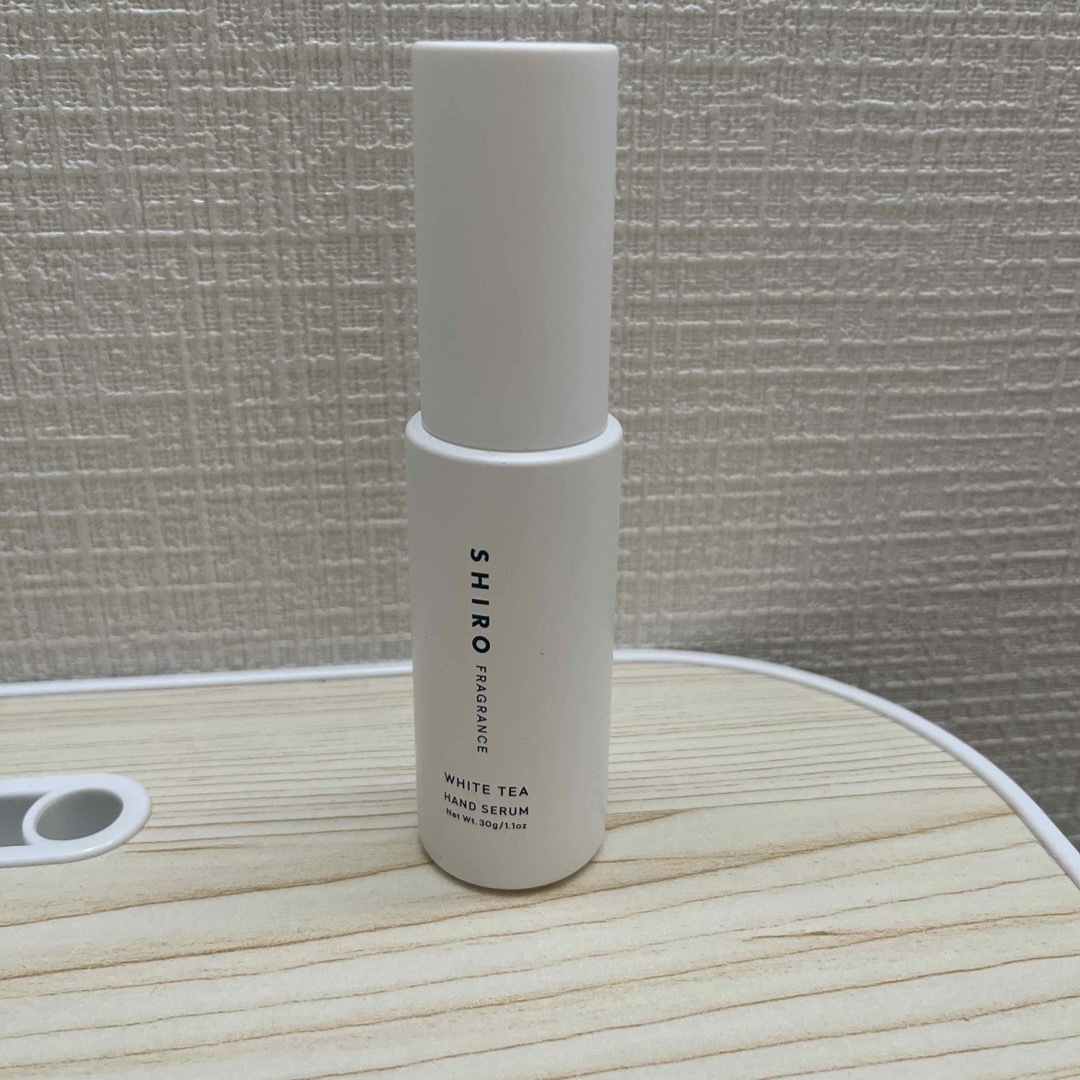 shiro(シロ)のSHIRO FRAGRANCE ホワイトティー ハンド美容液 30g コスメ/美容のスキンケア/基礎化粧品(美容液)の商品写真