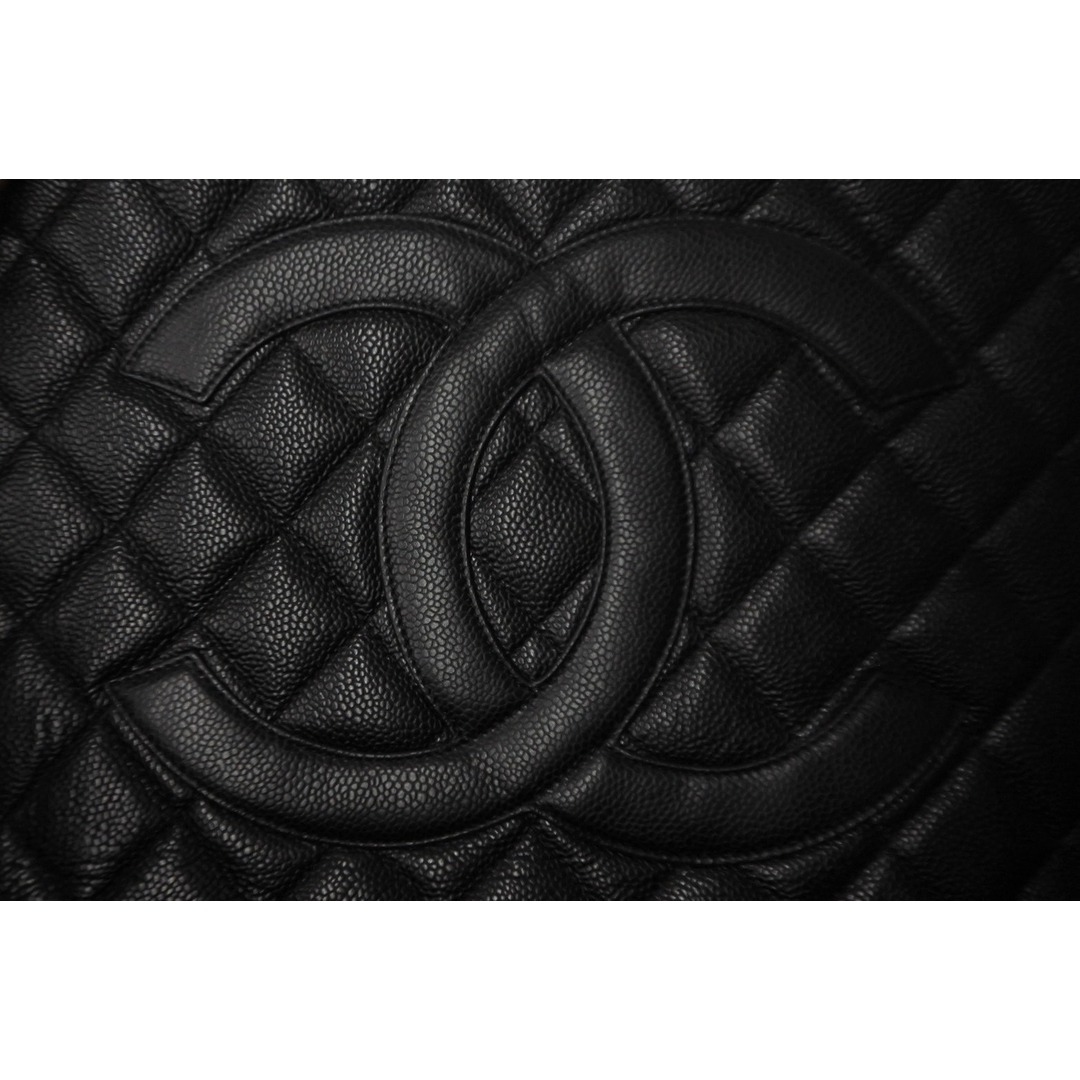 CHANEL(シャネル)の極美品 CHANEL シャネル ハンドバッグ 復刻トート キャビアスキン マトラッセ ココマーク 11番台 シルバー金具 中古 63627 レディースのバッグ(トートバッグ)の商品写真