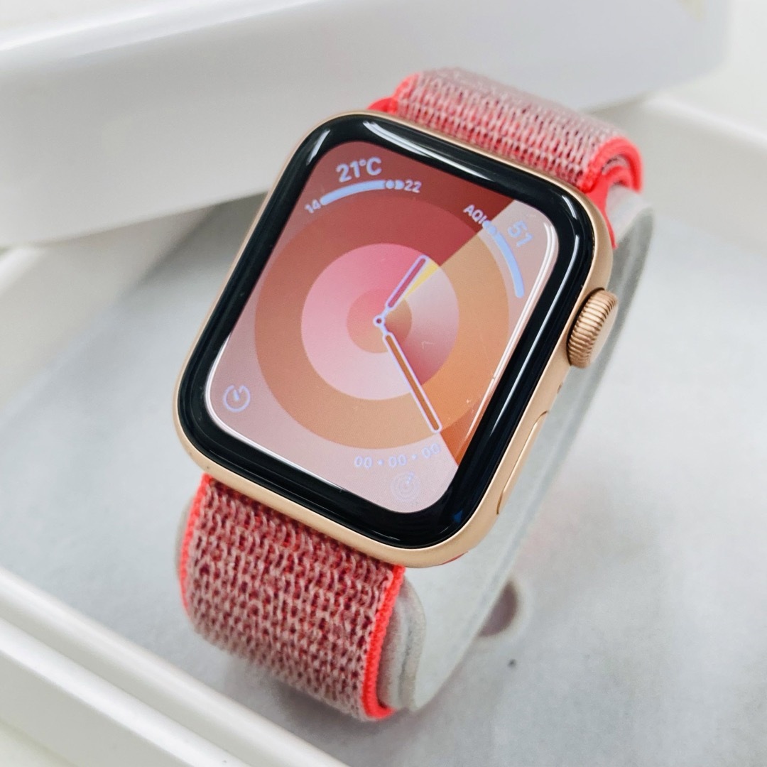 Apple Watch(アップルウォッチ)のアップルウォッチ apple watch 本体 se 40mm ゴールド スマホ/家電/カメラのスマートフォン/携帯電話(その他)の商品写真