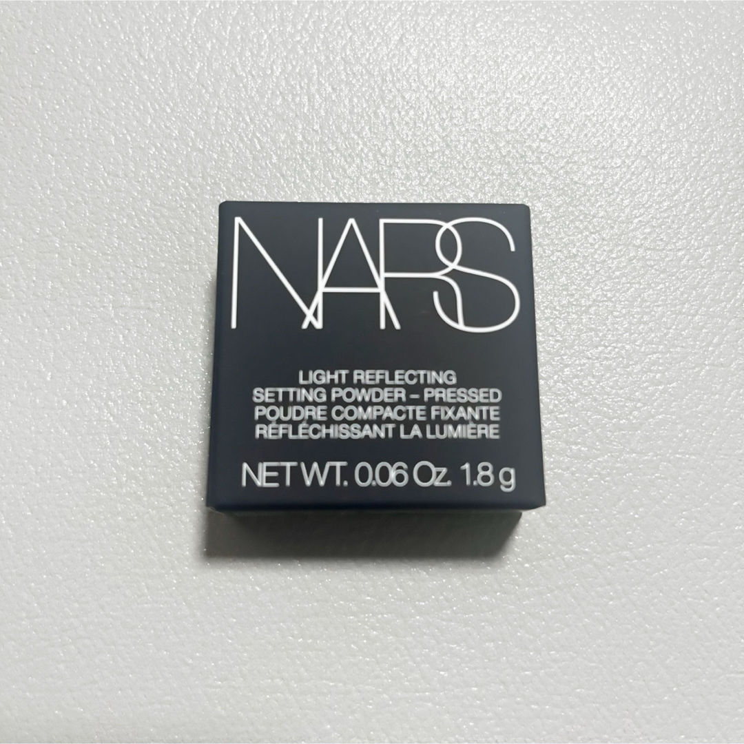 NARS(ナーズ)の【非売品】ナーズ  ライトリフレクティングセッティンパウダー　プレストN コスメ/美容のベースメイク/化粧品(フェイスパウダー)の商品写真