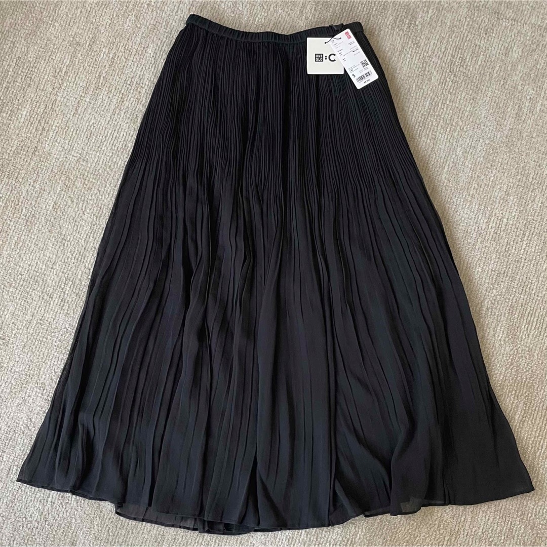 UNIQLO(ユニクロ)のユニクロC  シフォンプリーツスカート　黒 ブラック レディースのスカート(ロングスカート)の商品写真