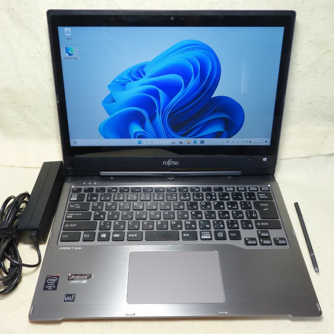 富士通(フジツウ)のLIFEBOOK T935◆i5-5300U/SSD 128G/8G/ペン操作 スマホ/家電/カメラのPC/タブレット(ノートPC)の商品写真