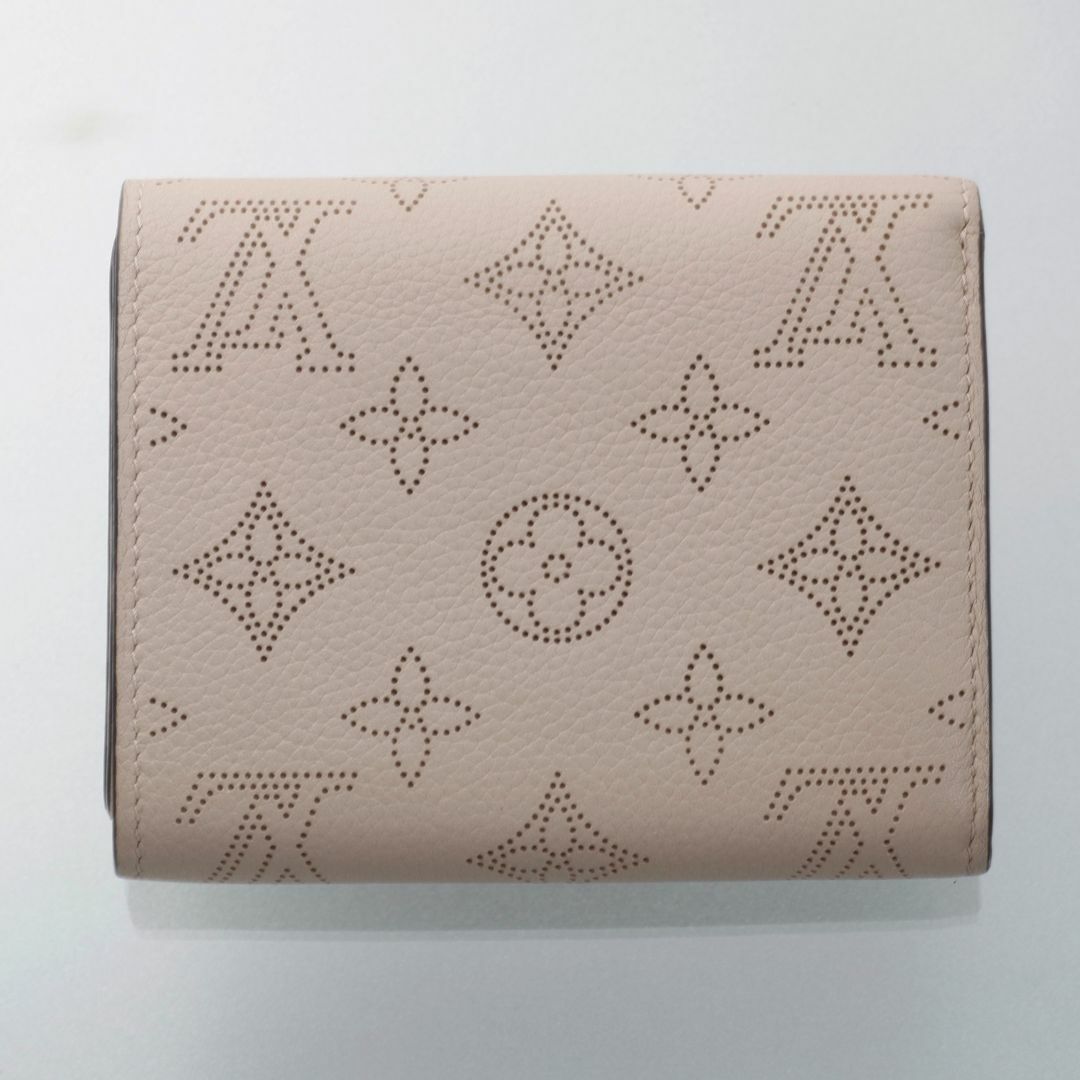 LOUIS VUITTON(ルイヴィトン)のK3802M 美品 ヴィトン マヒナ イリス コンパクト 財布 M62542 レディースのファッション小物(財布)の商品写真