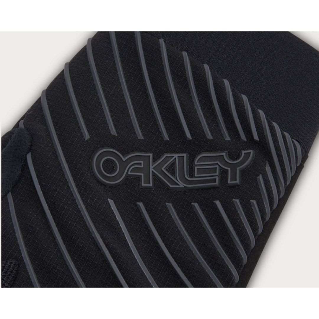 Oakley(オークリー)の新品タグ付き　OAKLEY オークリCYCLING MTB TRAIL グローブ 自動車/バイクの自動車/バイク その他(その他)の商品写真