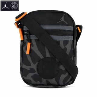 ジョーダン(Jordan Brand（NIKE）)の★送料無料★UK直輸入★ジョーダンxパリサンジェルマン★フェスティバルバッグ★(その他)