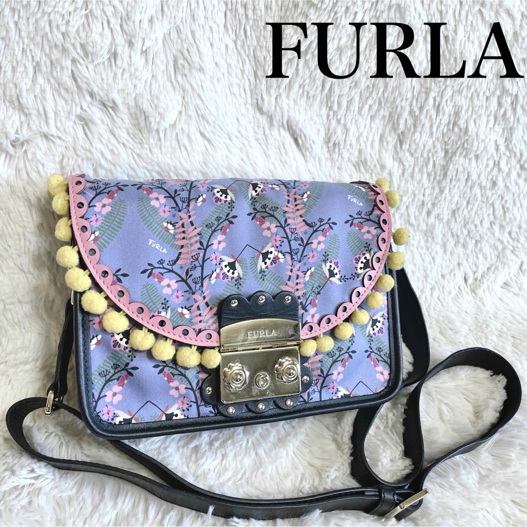 Furla(フルラ)の美品 FURLA メトロポリス ポンポン ショルダーバッグ 花柄 マルチカラー レディースのバッグ(ショルダーバッグ)の商品写真