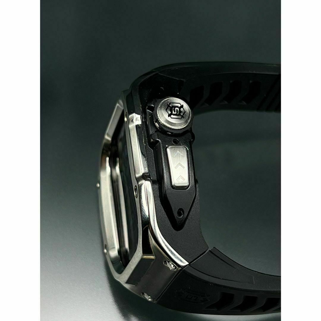 シルバー　アップルウォッチ　49mm  ステンレスケース メンズの時計(金属ベルト)の商品写真