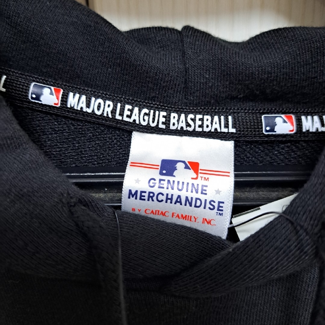 MLB(メジャーリーグベースボール)の【新品】メジャーリーグ/MLB シカゴ・ホワイトソックス刺繍パーカーMサイズ メンズのトップス(パーカー)の商品写真