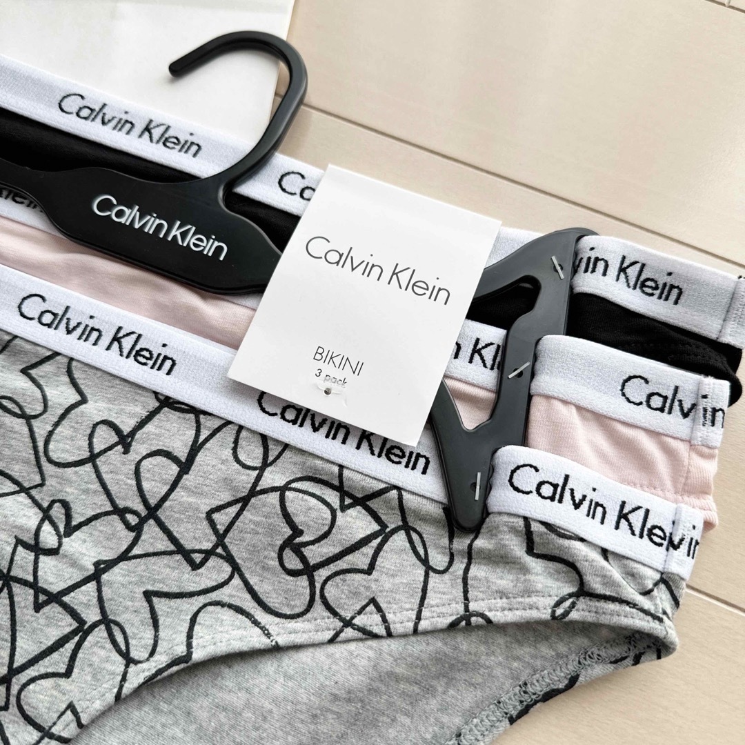 Calvin Klein(カルバンクライン)のカルバンクライン 下着 セット ショーツ ビキニ M L ブラック 黒 ハート レディースの下着/アンダーウェア(ショーツ)の商品写真