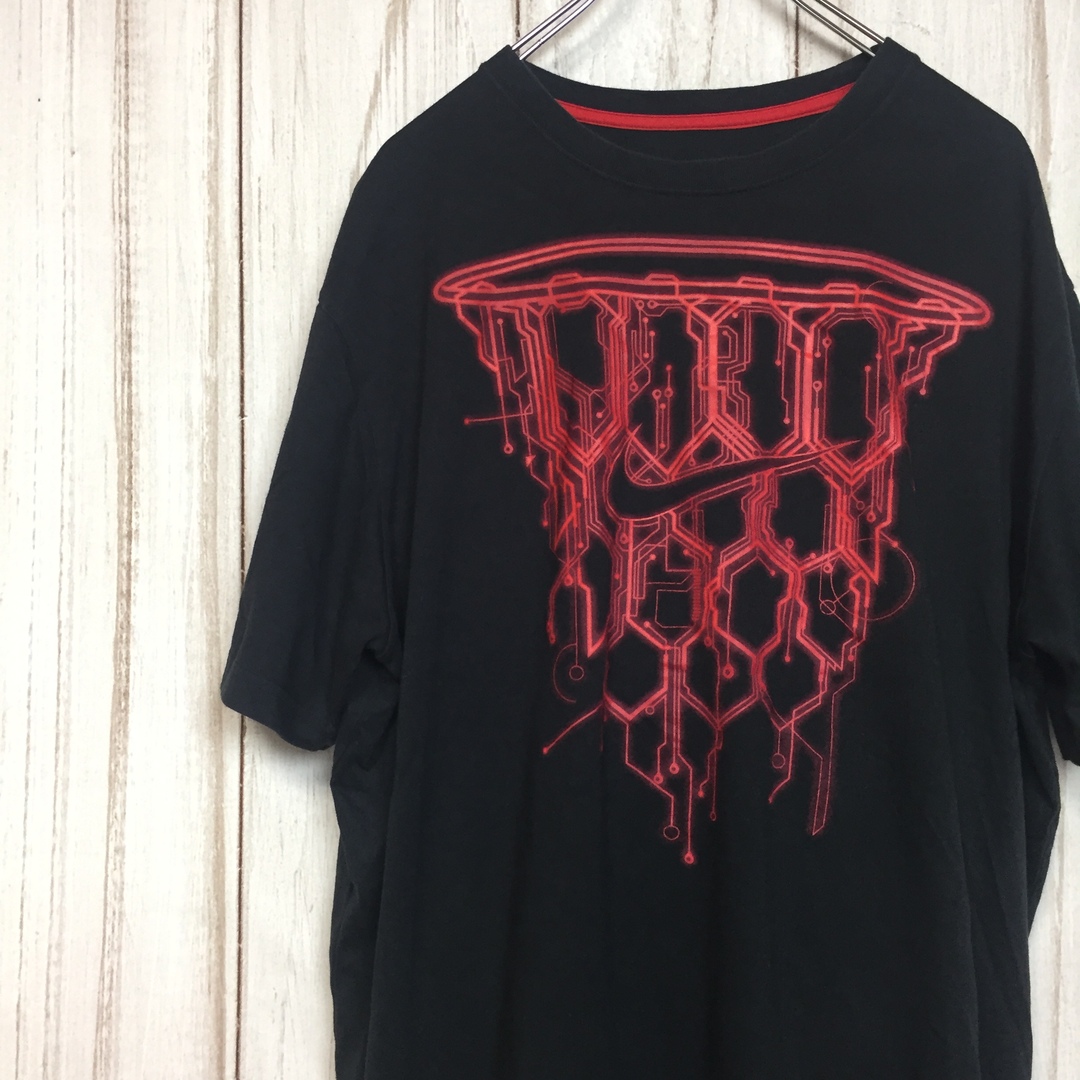 NIKE(ナイキ)の【ナイキ 半袖プリントTシャツ】DRI-FIT バスケットゴール XL 黒 古着 メンズのトップス(Tシャツ/カットソー(半袖/袖なし))の商品写真