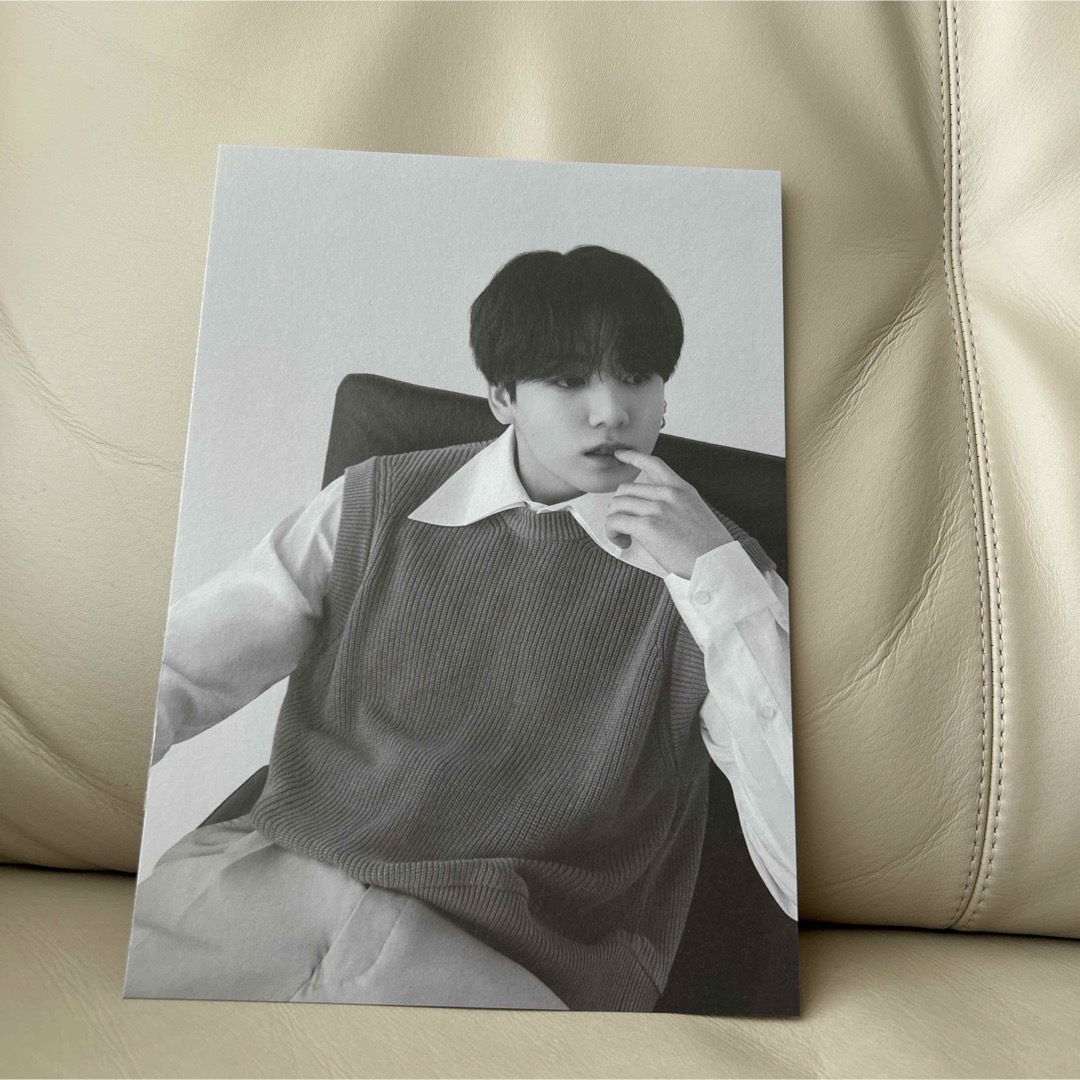 BTS MONOCHROME モノクローム　グク　ジョングク　ポストカード　03 エンタメ/ホビーのCD(K-POP/アジア)の商品写真