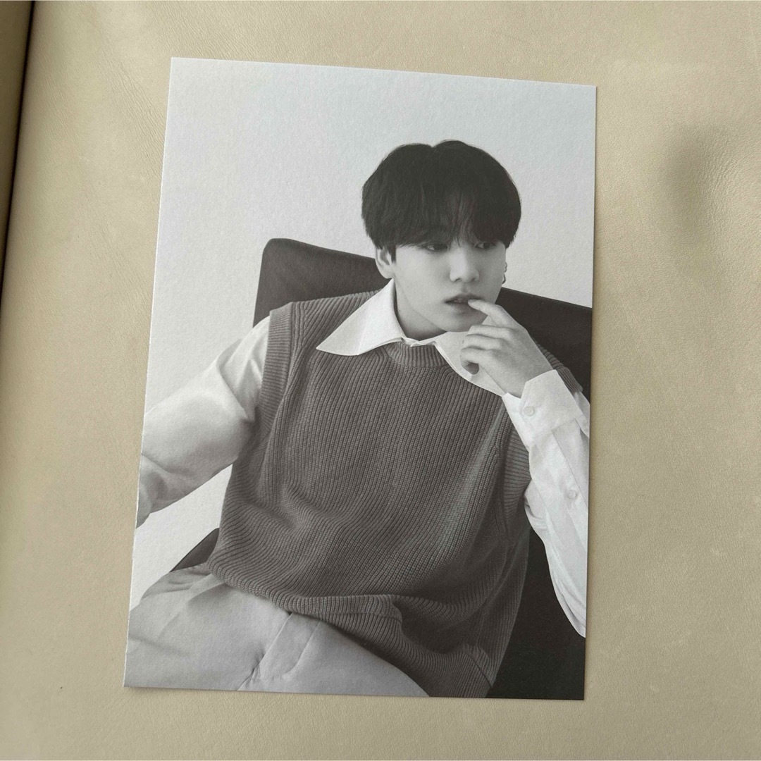 BTS MONOCHROME モノクローム　グク　ジョングク　ポストカード　03 エンタメ/ホビーのCD(K-POP/アジア)の商品写真