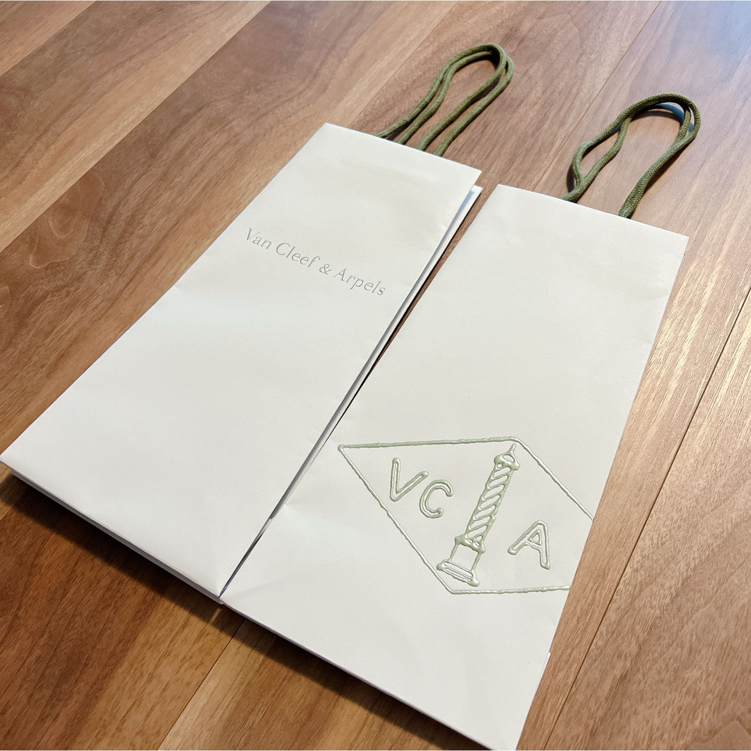 Van Cleef & Arpels(ヴァンクリーフアンドアーペル)のヴァンクリーフ&アーペル ショッパー ショップ袋 2枚セット レディースのバッグ(ショップ袋)の商品写真