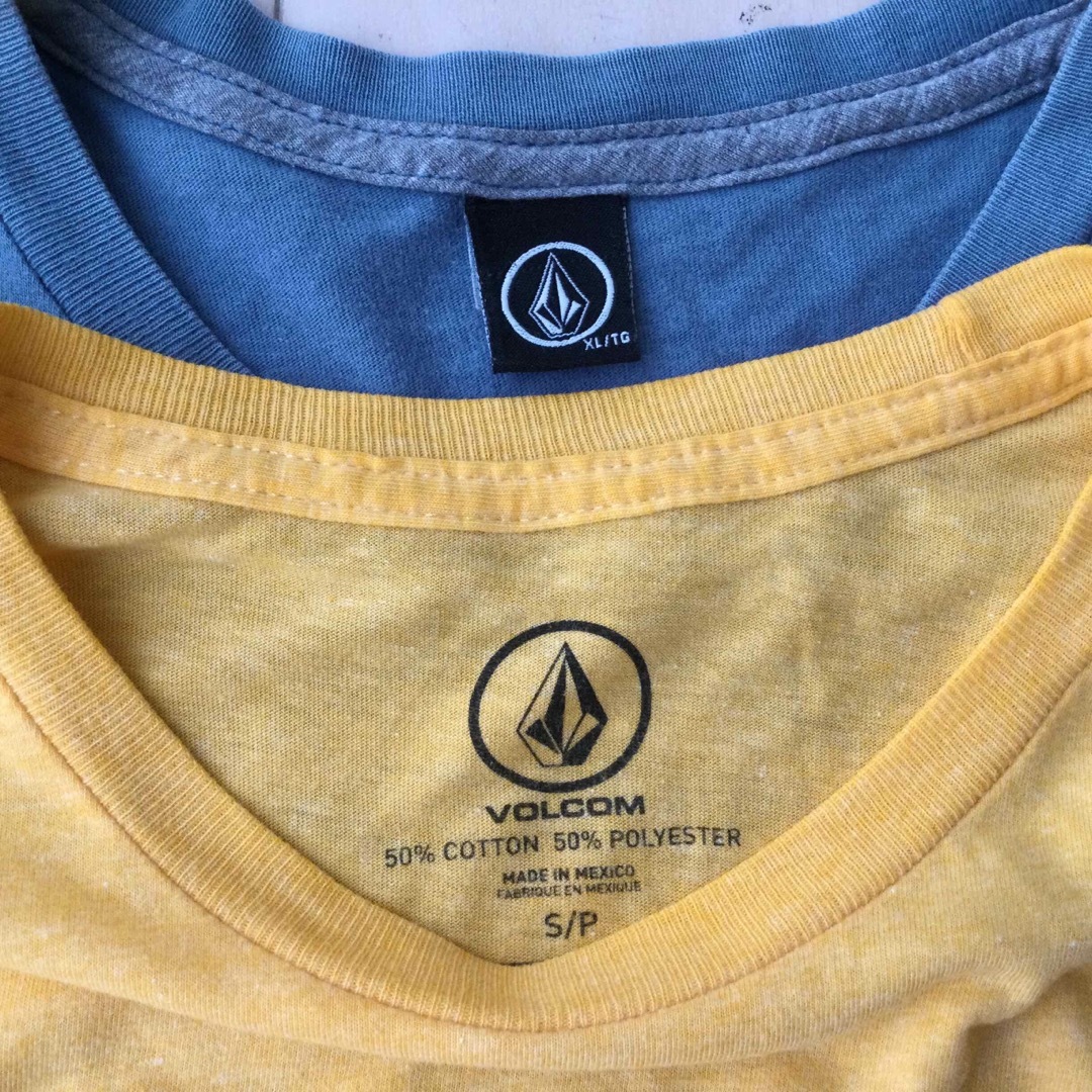 volcom(ボルコム)のVolcom ボルコム　半袖Tシャツ　２枚セット　メンズS キッズXL  メンズのトップス(Tシャツ/カットソー(半袖/袖なし))の商品写真