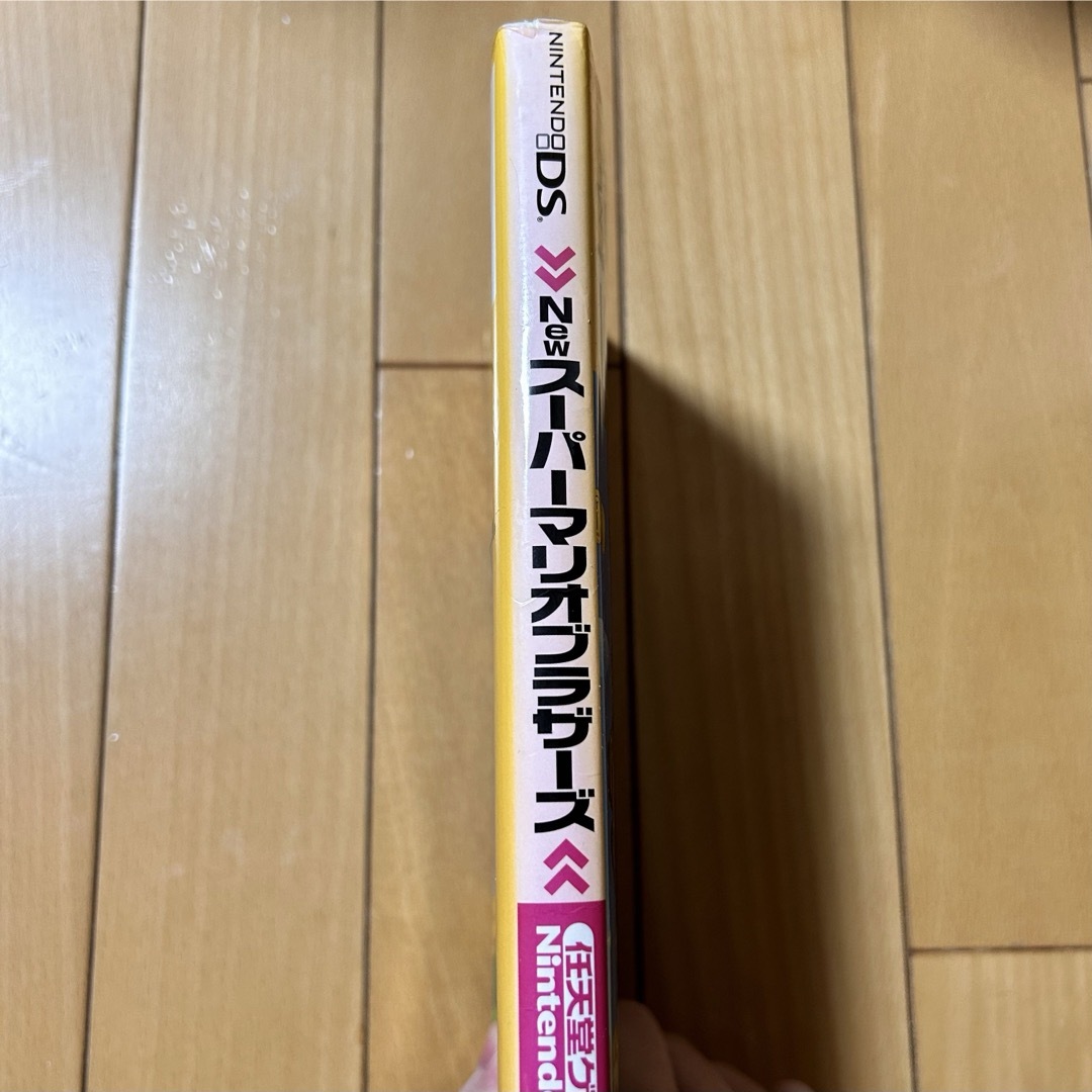 任天堂(ニンテンドウ)のニュー・スーパーマリオブラザーズ　任天堂ゲーム攻略本ガイドブック　DS エンタメ/ホビーの本(趣味/スポーツ/実用)の商品写真