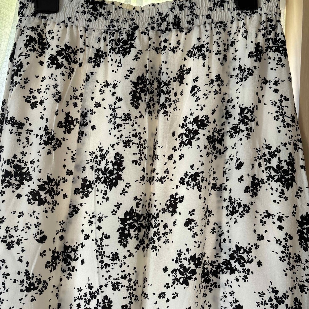 UNIQLO(ユニクロ)のUNIQLO 花柄スカート レディースのスカート(ロングスカート)の商品写真