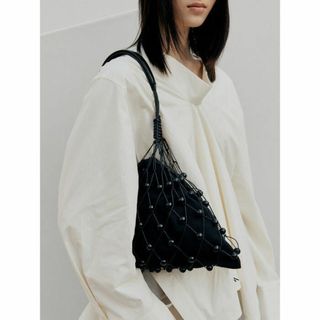 美品 LOW CLASSIC・ロウ クラシック ビーズバッグ(ショルダーバッグ)