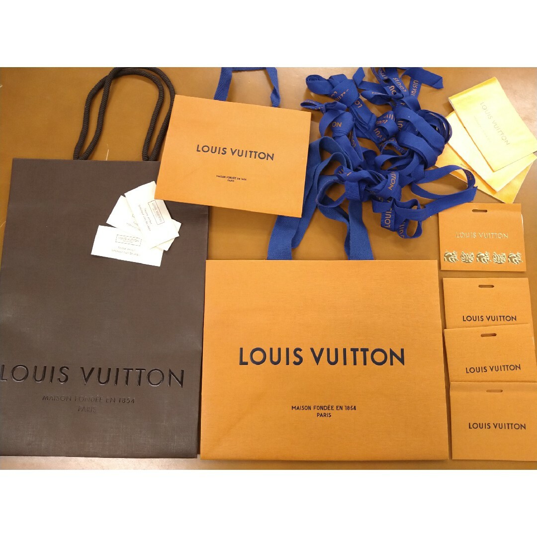 LOUIS VUITTON(ルイヴィトン)のLOUIS VUITTON　ルイ・ヴィトン　ショップ袋　メッセージカード レディースのバッグ(ショップ袋)の商品写真