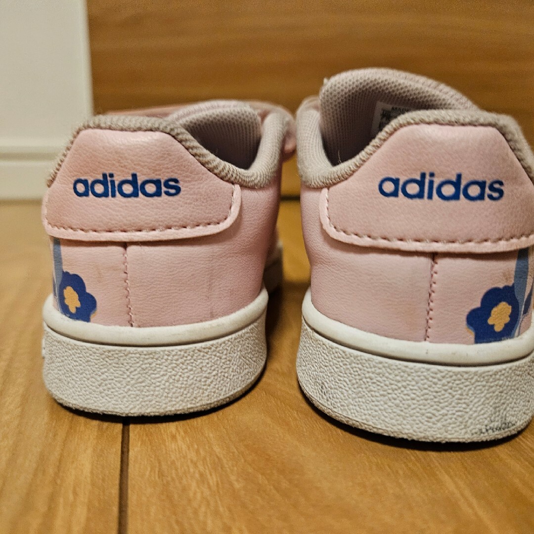 adidas(アディダス)のadidas　ベビー　キッズ　子供　アディダス　スニーカー　花柄　14cm キッズ/ベビー/マタニティのベビー靴/シューズ(~14cm)(スニーカー)の商品写真