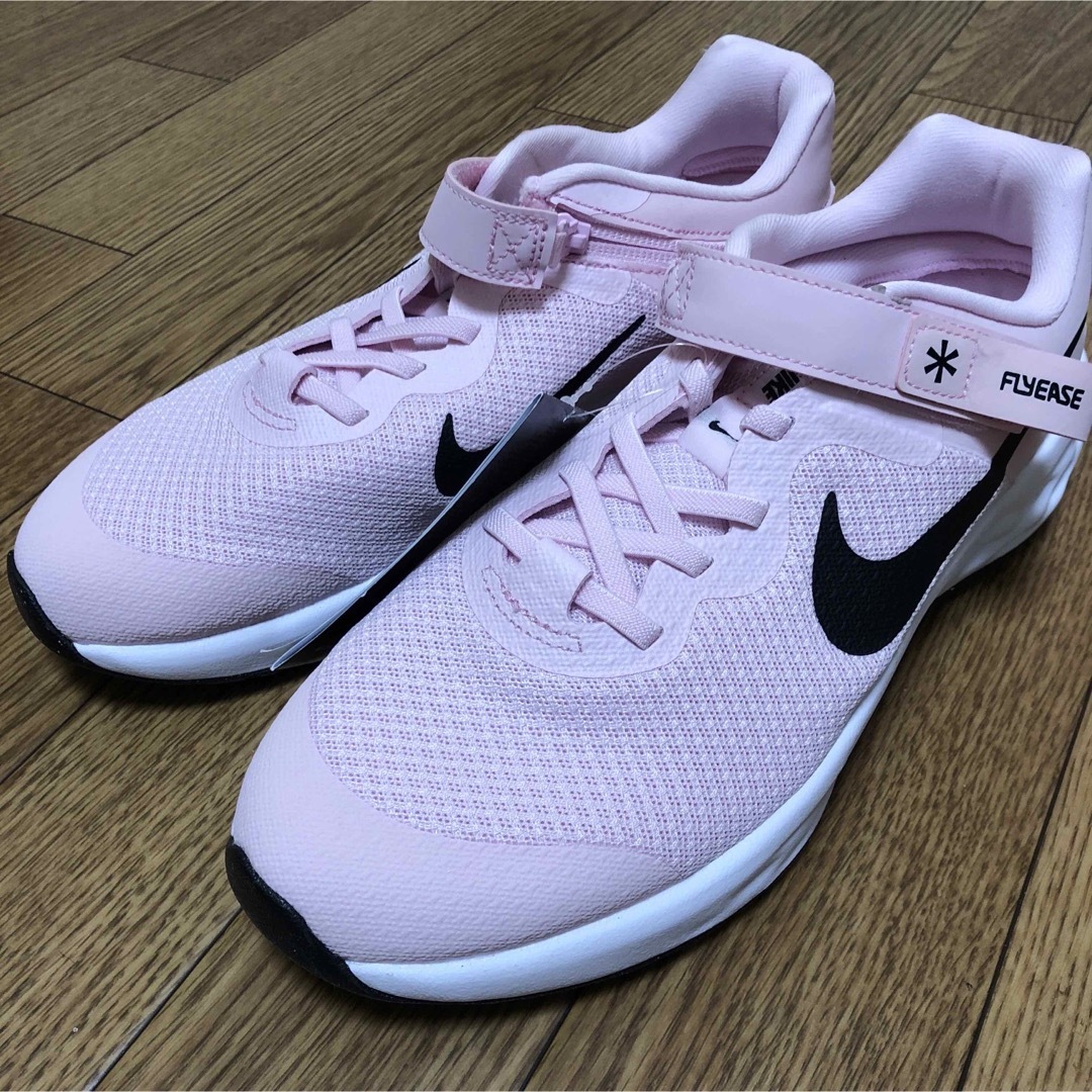 NIKE(ナイキ)のNIKE REVOLUTION 6 FLYEASE NN(GS) 25cm キッズ/ベビー/マタニティのキッズ靴/シューズ(15cm~)(スニーカー)の商品写真